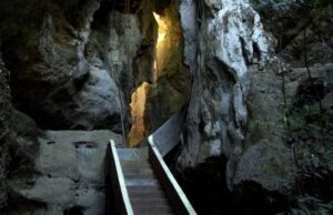 Batu-Cermin-Labuan-Bajo