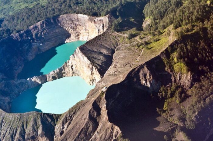 Beauty of Kelimutu Lake