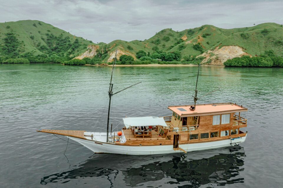 Komodo Boat Charter